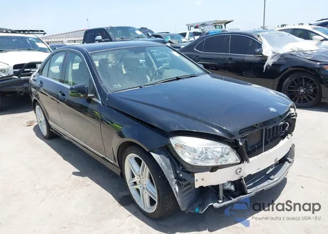 2010 Mercedes-Benz C 350 Sport z USA, uszkodzony, nr VIN WDDGF5GB2AF488843